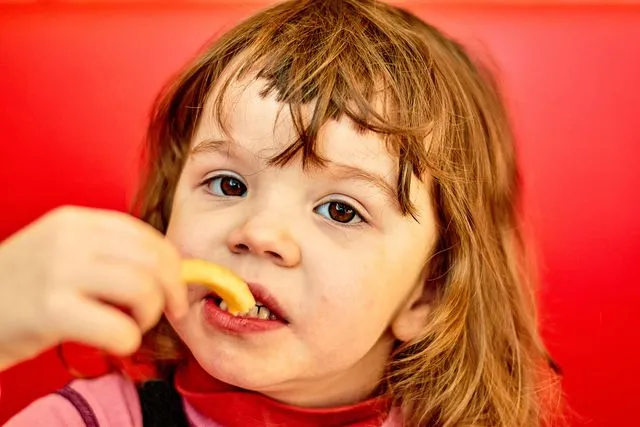 Childhood Food Allergies: How to Spot the Hidden Signs and Manage Emergencies Calmly