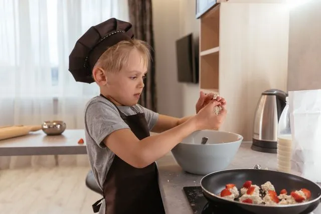 what can toddlers do in kitchen" ,"cooking with kids by age