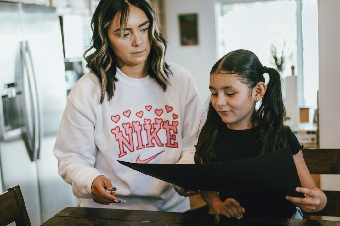Parent supporting a teen with homework procrastination without taking over